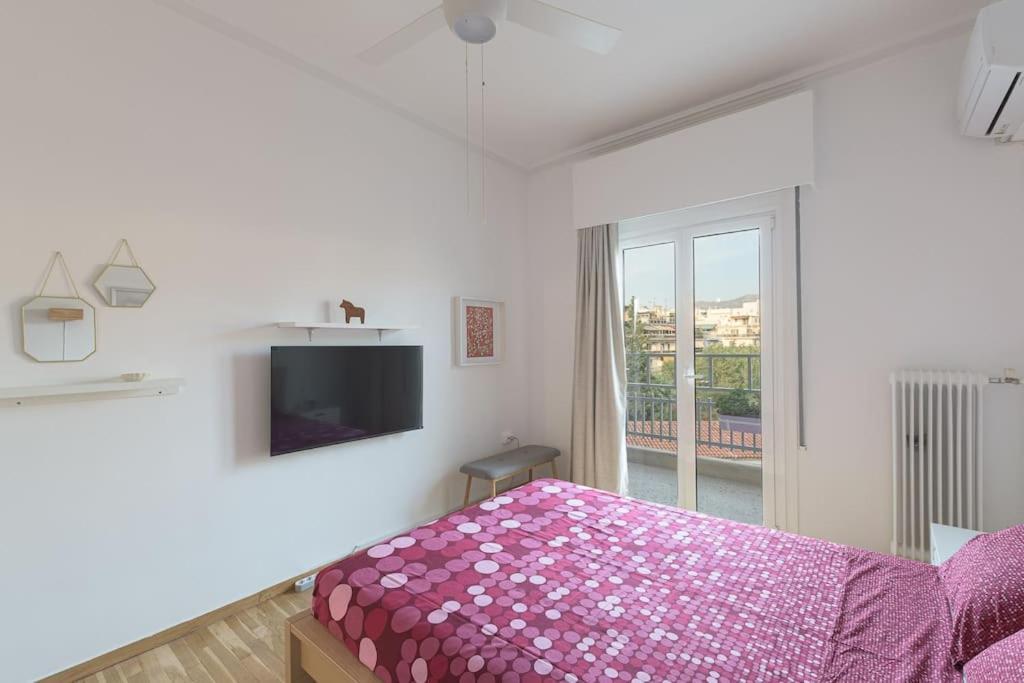 Apartment Sunny Luxury 50 Sm With Balcony View 4th Floor